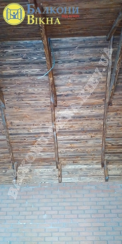 Обшивка балкона з брашуванням
