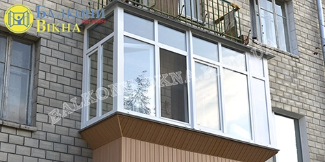 П-образный балкон с выносом по подоконнику